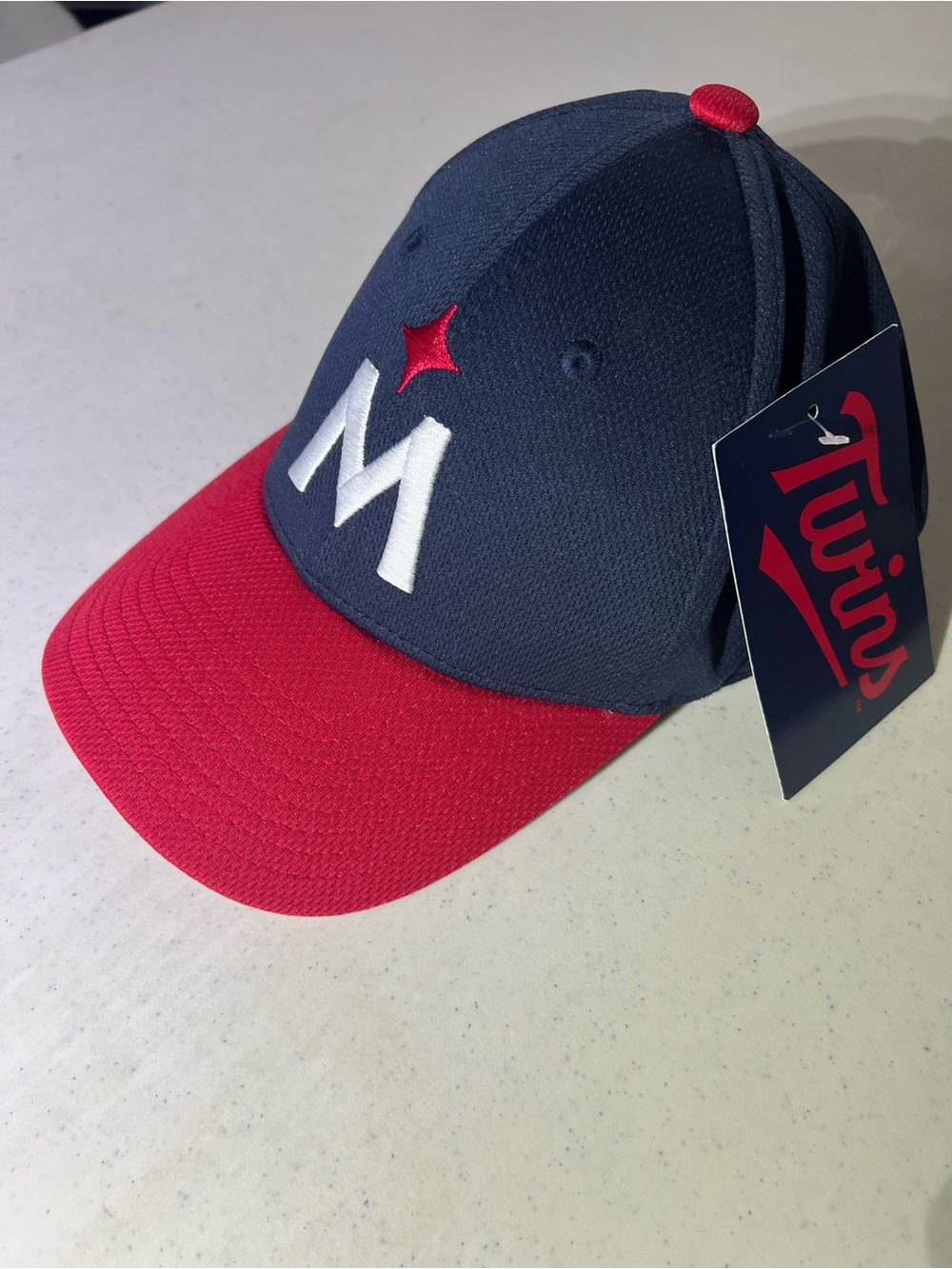 Minnesota Twins MLB Adjustable Navy & Red Embroidered Hat Cap NWT OSFM - Picture 3 of 6